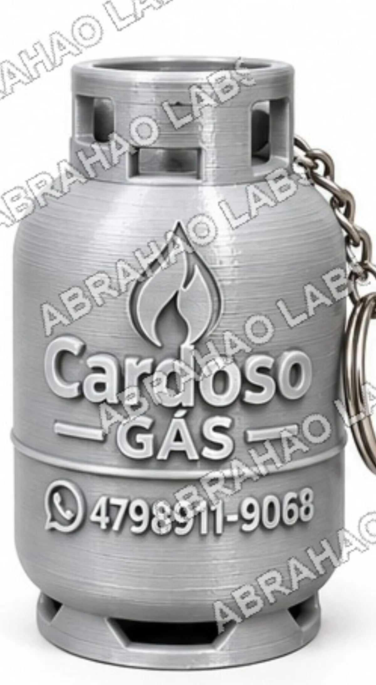 Prévia 3D de chaveiro em formato de botijão de gás com logo Cardoso Gás e telefone em relevo, com marca d’água Abrahao Labs